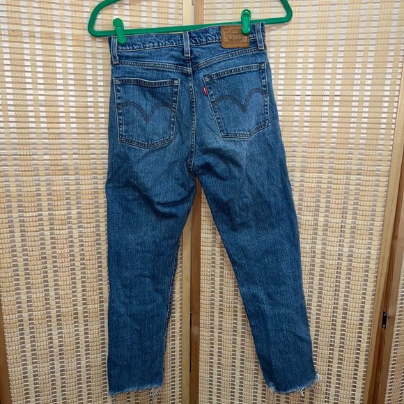 Levi's Wedgie Raw Hem High Waist Straight Leg Jeans in Love Triangle - Picture 3 of 5